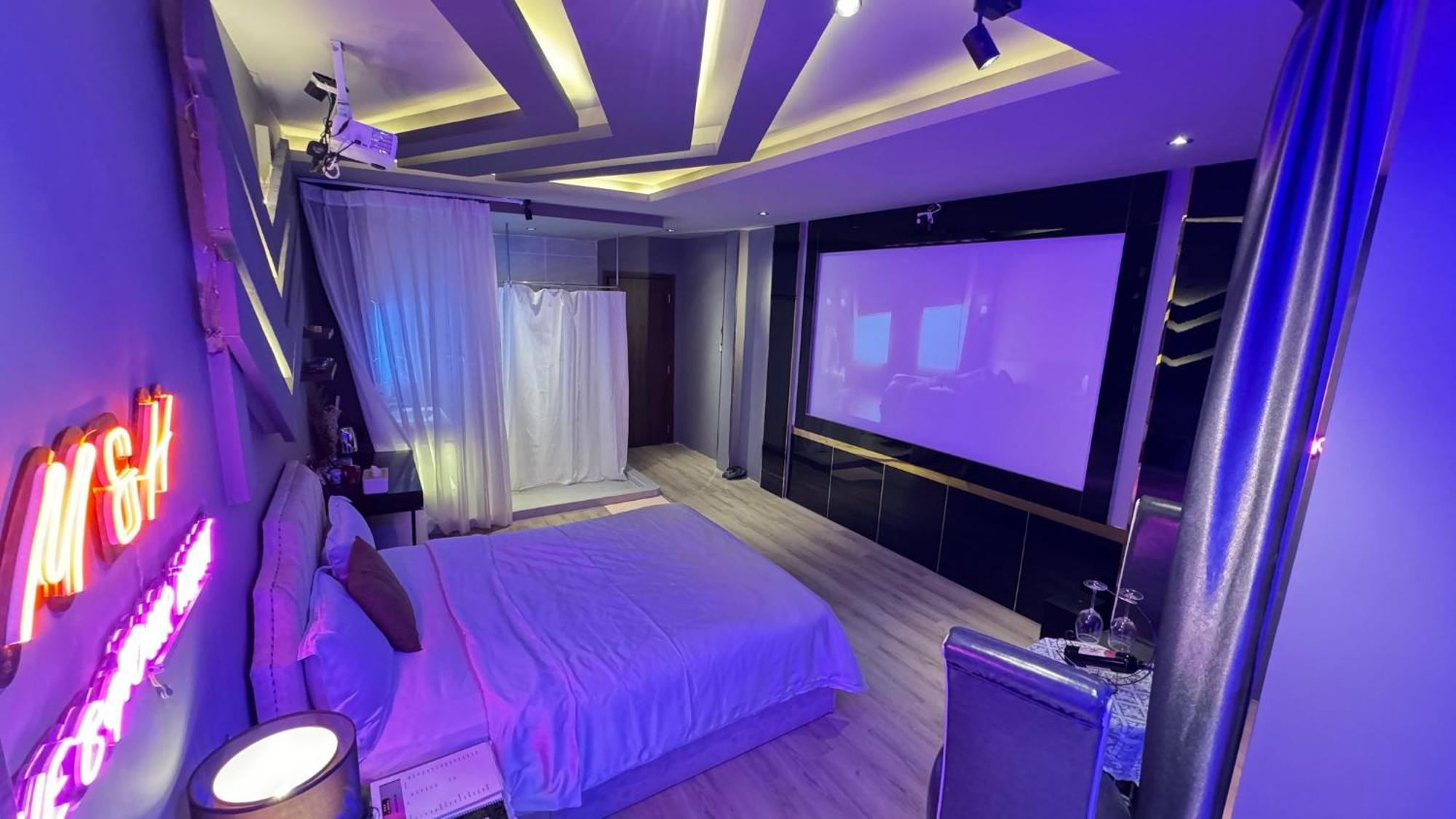 M&H Cinema Hotel Ho Chi Minh-stad Buitenkant foto